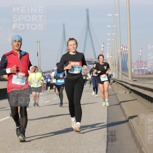 03.10.2025 - Köhlbrandbrückenlauf Jannik Wohlers http://msf.ph/oto/9075638 03.10.2025 09:51:35 Position 3 1134, 1208 meine-sportfotos.de