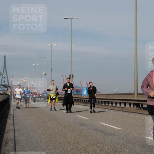 03.10.2025 - Köhlbrandbrückenlauf Fabian Wolf http://msf.ph/oto/9075640 03.10.2025 10:15:00 Position 3 3589 meine-sportfotos.de