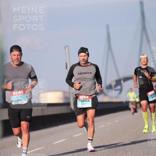 03.10.2025 - Köhlbrandbrückenlauf Jannik Wohlers http://msf.ph/oto/9075647 03.10.2025 09:42:00 Position 3 3785, 1037 meine-sportfotos.de