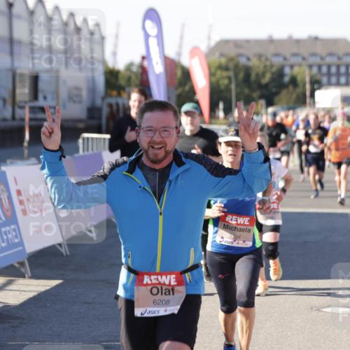 03.10.2025 - Köhlbrandbrückenlauf Jannik Wohlers http://msf.ph/oto/9075653 03.10.2025 13:16:34 Ziel 4036, 4146, 4235, 4314, 4408, 4586, 5104, 5498, 5570, 5630, 5694, 5815, 5983, 6208, 6353, 6377, 6812 meine-sportfotos.de