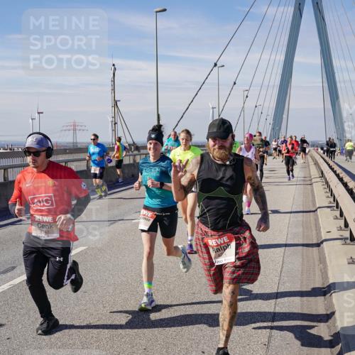 03.10.2025 - Köhlbrandbrückenlauf Michael Burmester http://msf.ph/oto/9075660 03.10.2025 12:40:57 Position 2 4543, 2095 meine-sportfotos.de