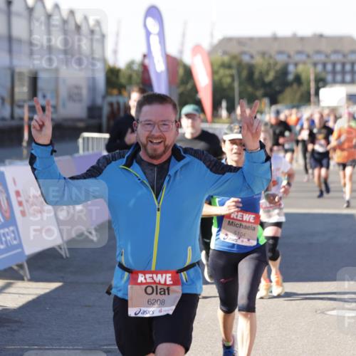 03.10.2025 - Köhlbrandbrückenlauf Jannik Wohlers http://msf.ph/oto/9075662 03.10.2025 13:16:34 Ziel 4036, 4146, 4235, 4314, 4408, 4586, 5104, 5498, 5570, 5630, 5694, 5815, 5983, 6208, 6353, 6377, 6812 meine-sportfotos.de