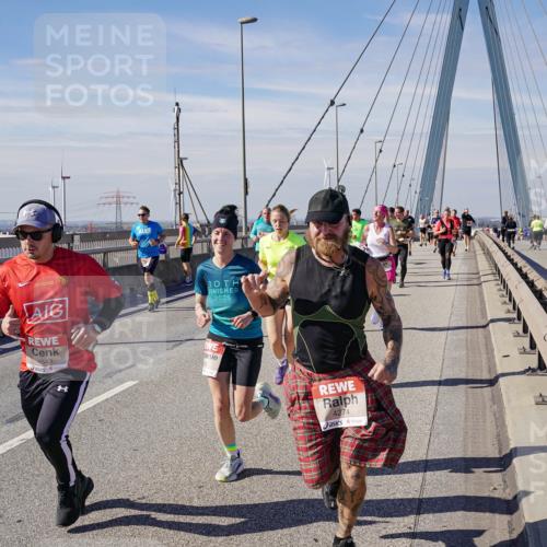 03.10.2025 - Köhlbrandbrückenlauf Michael Burmester http://msf.ph/oto/9075673 03.10.2025 12:40:57 Position 2 2025, 4543, 4274 meine-sportfotos.de