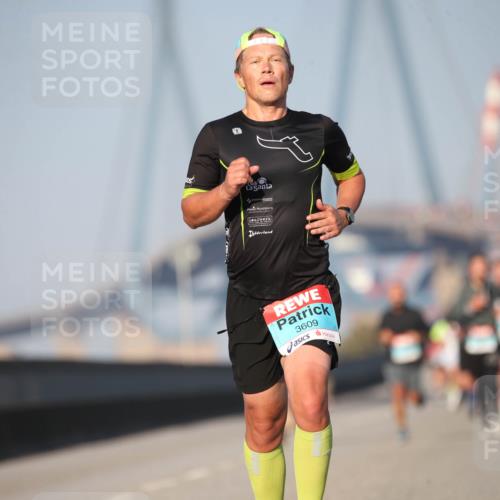 03.10.2025 - Köhlbrandbrückenlauf Jannik Wohlers http://msf.ph/oto/9075680 03.10.2025 09:42:01 Position 3 3609 meine-sportfotos.de