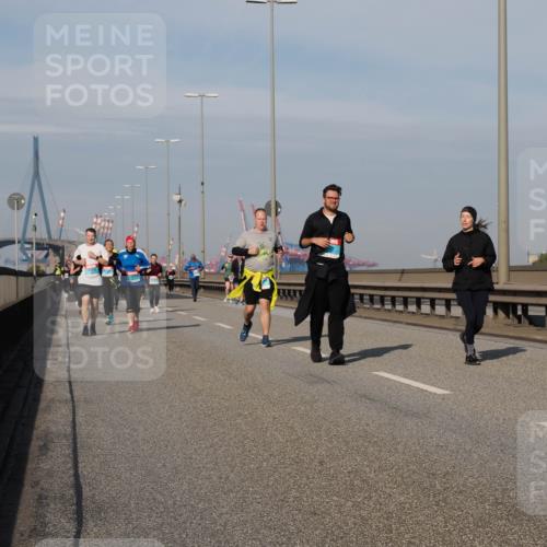 03.10.2025 - Köhlbrandbrückenlauf Fabian Wolf http://msf.ph/oto/9075683 03.10.2025 10:15:03 Position 3  meine-sportfotos.de