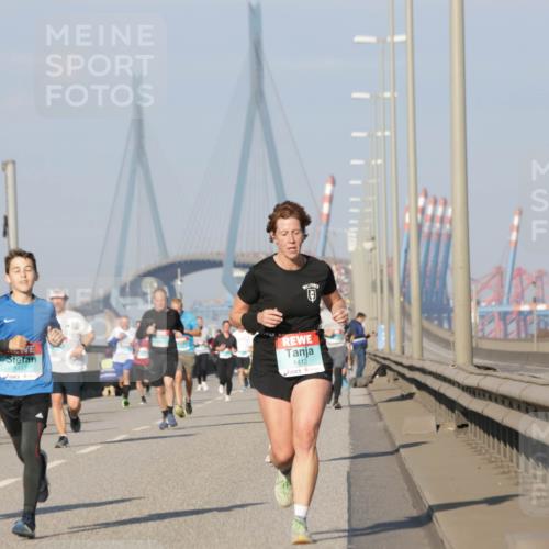03.10.2025 - Köhlbrandbrückenlauf Jannik Wohlers http://msf.ph/oto/9075699 03.10.2025 09:51:37 Position 3 3198, 3497, 1412 meine-sportfotos.de