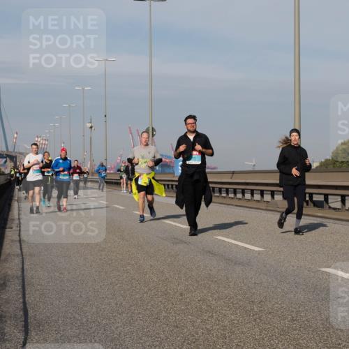 03.10.2025 - Köhlbrandbrückenlauf Fabian Wolf http://msf.ph/oto/9075705 03.10.2025 10:15:04 Position 3  meine-sportfotos.de