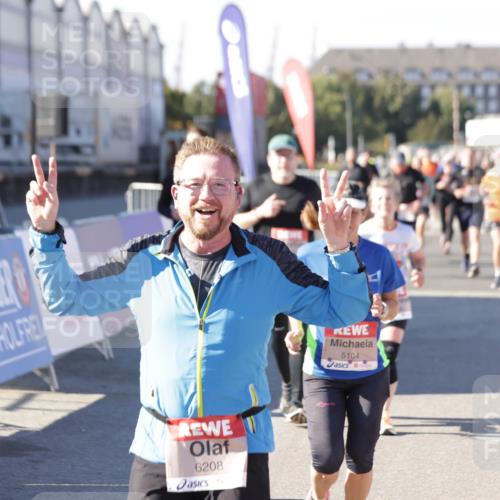 03.10.2025 - Köhlbrandbrückenlauf Jannik Wohlers http://msf.ph/oto/9075706 03.10.2025 13:16:34 Ziel 4036, 4146, 4235, 4314, 4408, 4586, 5104, 5498, 5570, 5630, 5694, 5815, 5983, 6208, 6353, 6377, 6812 meine-sportfotos.de