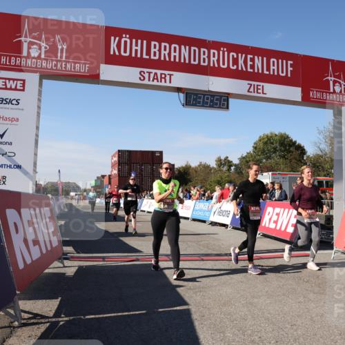03.10.2025 - Köhlbrandbrückenlauf Lena Gebhardt http://msf.ph/oto/9075723 03.10.2025 13:39:56 Ziel 5264, 5484, 5487, 5565, 5566, 5831, 5832, 5835, 6399, 6400, 6401, 6403, 6522 meine-sportfotos.de