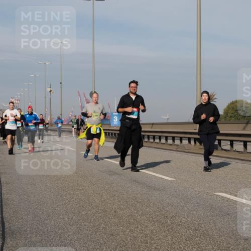 03.10.2025 - Köhlbrandbrückenlauf Fabian Wolf http://msf.ph/oto/9075727 03.10.2025 10:15:04 Position 3 3 meine-sportfotos.de