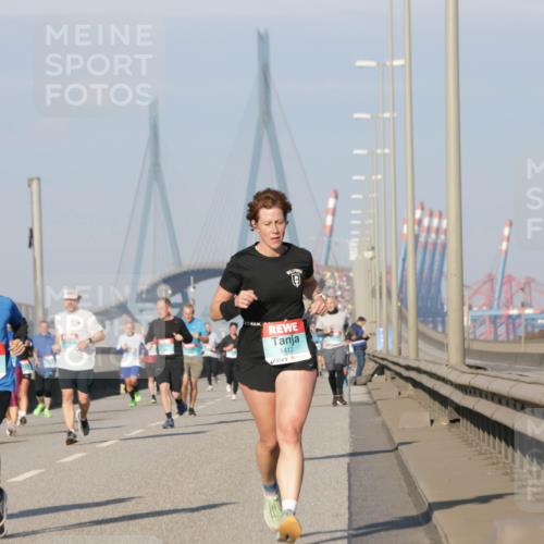 03.10.2025 - Köhlbrandbrückenlauf Jannik Wohlers http://msf.ph/oto/9075735 03.10.2025 09:51:38 Position 3 3198, 3497, 1412 meine-sportfotos.de