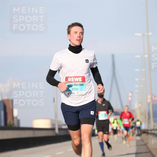 03.10.2025 - Köhlbrandbrückenlauf Jannik Wohlers http://msf.ph/oto/9075743 03.10.2025 09:42:21 Position 3 3702 meine-sportfotos.de