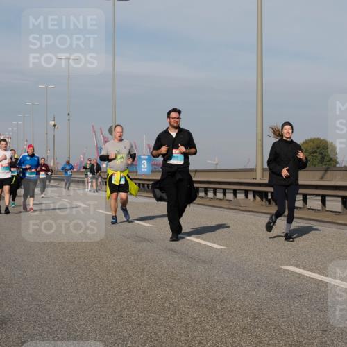 03.10.2025 - Köhlbrandbrückenlauf Fabian Wolf http://msf.ph/oto/9075745 03.10.2025 10:15:04 Position 3 35 meine-sportfotos.de