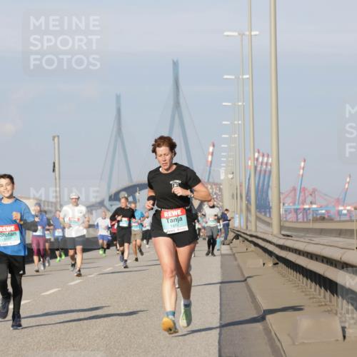 03.10.2025 - Köhlbrandbrückenlauf Jannik Wohlers http://msf.ph/oto/9075756 03.10.2025 09:51:38 Position 3 3497, 1412 meine-sportfotos.de