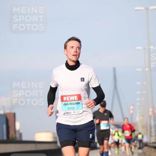 03.10.2025 - Köhlbrandbrückenlauf Jannik Wohlers http://msf.ph/oto/9075763 03.10.2025 09:42:22 Position 3 3702 meine-sportfotos.de