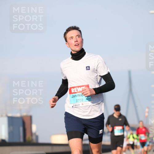03.10.2025 - Köhlbrandbrückenlauf Jannik Wohlers http://msf.ph/oto/9075773 03.10.2025 09:42:22 Position 3 3702 meine-sportfotos.de