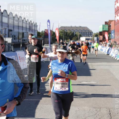 03.10.2025 - Köhlbrandbrückenlauf Jannik Wohlers http://msf.ph/oto/9075789 03.10.2025 13:16:36 Ziel 4036, 4146, 4235, 4314, 4408, 4586, 4813, 5104, 5570, 5630, 5694, 5815, 5983, 6208, 6353, 6377, 6812 meine-sportfotos.de