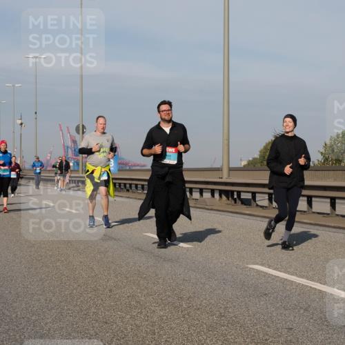 03.10.2025 - Köhlbrandbrückenlauf Fabian Wolf http://msf.ph/oto/9075792 03.10.2025 10:15:05 Position 3 733 meine-sportfotos.de