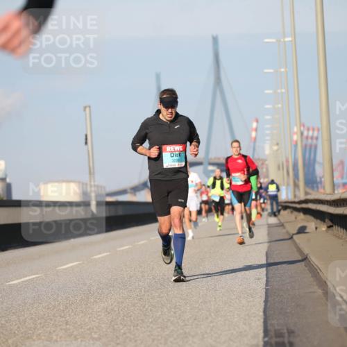 03.10.2025 - Köhlbrandbrückenlauf Jannik Wohlers http://msf.ph/oto/9075813 03.10.2025 09:42:23 Position 3 3288 meine-sportfotos.de