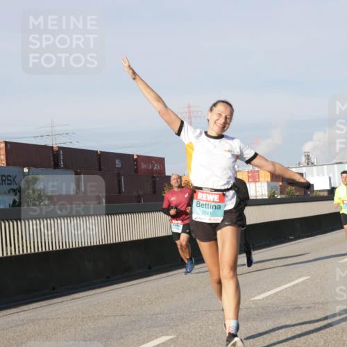 03.10.2025 - Köhlbrandbrückenlauf Jannik Wohlers http://msf.ph/oto/9075815 03.10.2025 09:51:39 Position 3 774, 80, 3341 meine-sportfotos.de