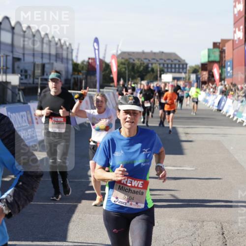03.10.2025 - Köhlbrandbrückenlauf Jannik Wohlers http://msf.ph/oto/9075838 03.10.2025 13:16:36 Ziel 4036, 4146, 4235, 4314, 4408, 4586, 4813, 5104, 5570, 5630, 5694, 5815, 5983, 6208, 6353, 6377, 6812 meine-sportfotos.de