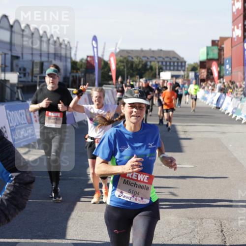 03.10.2025 - Köhlbrandbrückenlauf Jannik Wohlers http://msf.ph/oto/9075844 03.10.2025 13:16:36 Ziel 4036, 4146, 4235, 4314, 4408, 4586, 4813, 5104, 5570, 5630, 5694, 5815, 5983, 6208, 6353, 6377, 6812 meine-sportfotos.de