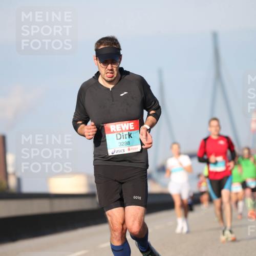03.10.2025 - Köhlbrandbrückenlauf Jannik Wohlers http://msf.ph/oto/9075847 03.10.2025 09:42:25 Position 3 3288, 6 meine-sportfotos.de
