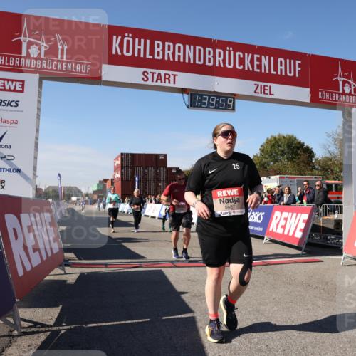 03.10.2025 - Köhlbrandbrückenlauf Lena Gebhardt http://msf.ph/oto/9075875 03.10.2025 13:40:00 Ziel 5264, 5484, 5487, 5565, 5566, 5831, 5832, 5835, 6399, 6400, 6401, 6403, 6522 meine-sportfotos.de