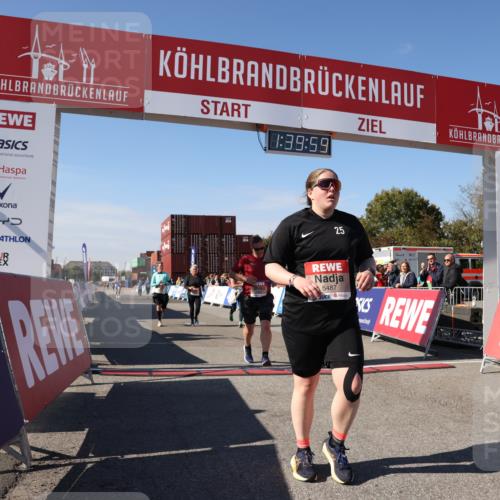 03.10.2025 - Köhlbrandbrückenlauf Lena Gebhardt http://msf.ph/oto/9075887 03.10.2025 13:40:00 Ziel 5264, 5484, 5487, 5565, 5566, 5831, 5832, 5835, 6399, 6400, 6401, 6403, 6522 meine-sportfotos.de