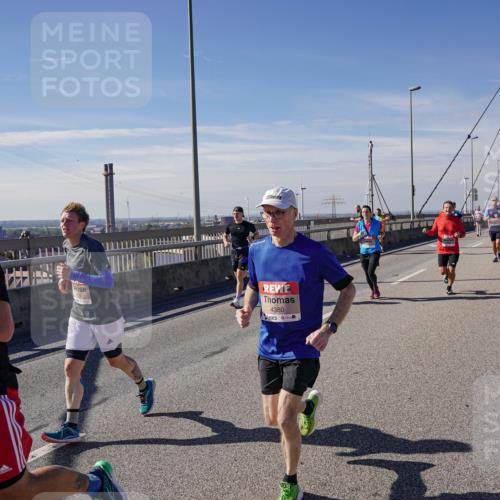 03.10.2025 - Köhlbrandbrückenlauf Michael Burmester http://msf.ph/oto/9075912 03.10.2025 12:41:05 Position 2 40, 4380 meine-sportfotos.de