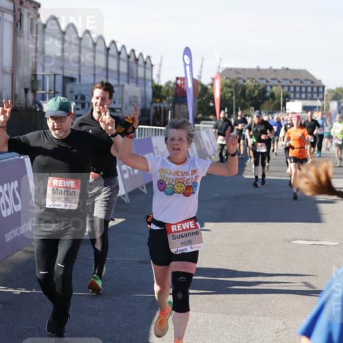 03.10.2025 - Köhlbrandbrückenlauf Jannik Wohlers http://msf.ph/oto/9075918 03.10.2025 13:16:37 Ziel 4036, 4146, 4235, 4314, 4330, 4408, 4431, 4586, 4813, 5104, 5570, 5630, 5694, 5815, 6208, 6353, 6377, 6812 meine-sportfotos.de