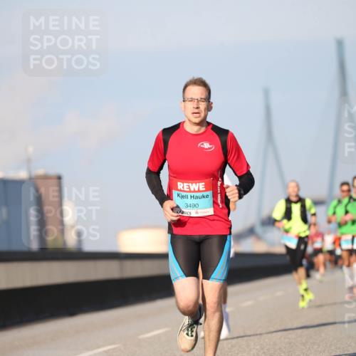 03.10.2025 - Köhlbrandbrückenlauf Jannik Wohlers http://msf.ph/oto/9075919 03.10.2025 09:42:29 Position 3 3490 meine-sportfotos.de