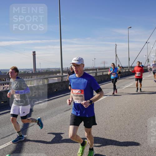 03.10.2025 - Köhlbrandbrückenlauf Michael Burmester http://msf.ph/oto/9075922 03.10.2025 12:41:05 Position 2 4380 meine-sportfotos.de