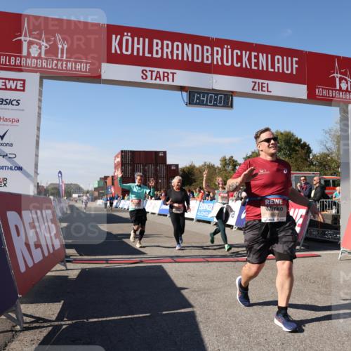 03.10.2025 - Köhlbrandbrückenlauf Lena Gebhardt http://msf.ph/oto/9075937 03.10.2025 13:40:02 Ziel 5484, 5487, 5565, 5566, 5831, 5832, 5835, 5990, 6399, 6400, 6401, 6403, 6522 meine-sportfotos.de