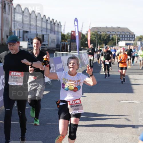 03.10.2025 - Köhlbrandbrückenlauf Jannik Wohlers http://msf.ph/oto/9075945 03.10.2025 13:16:37 Ziel 4036, 4146, 4235, 4314, 4330, 4408, 4431, 4586, 4813, 5104, 5570, 5630, 5694, 5815, 6208, 6353, 6377, 6812 meine-sportfotos.de