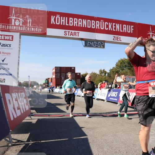 03.10.2025 - Köhlbrandbrückenlauf Lena Gebhardt http://msf.ph/oto/9075947 03.10.2025 13:40:02 Ziel 5484, 5487, 5565, 5566, 5831, 5832, 5835, 5990, 6399, 6400, 6401, 6403, 6522 meine-sportfotos.de