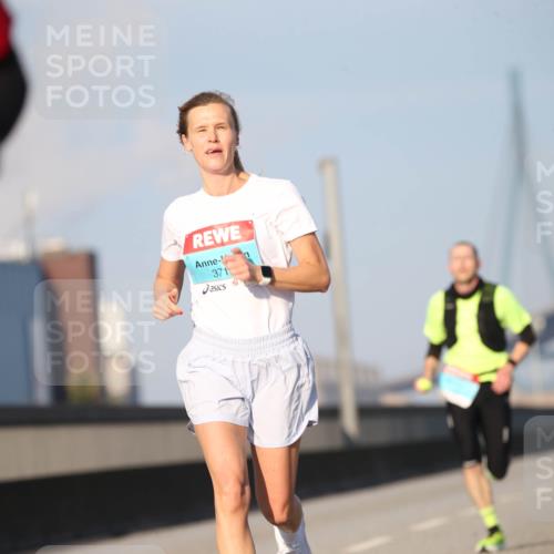03.10.2025 - Köhlbrandbrückenlauf Jannik Wohlers http://msf.ph/oto/9075948 03.10.2025 09:42:31 Position 3 371 meine-sportfotos.de