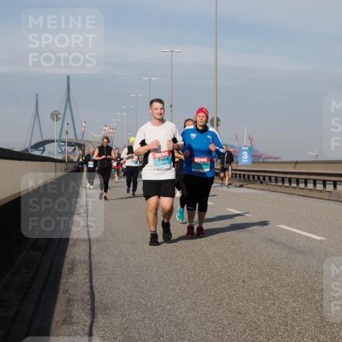 03.10.2025 - Köhlbrandbrückenlauf Fabian Wolf http://msf.ph/oto/9075952 03.10.2025 10:15:11 Position 3 1981 meine-sportfotos.de