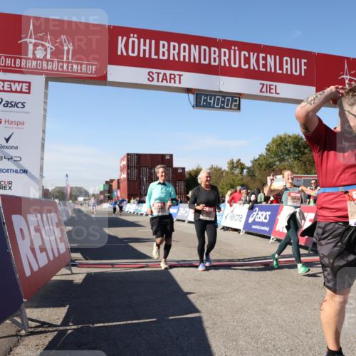 03.10.2025 - Köhlbrandbrückenlauf Lena Gebhardt http://msf.ph/oto/9075958 03.10.2025 13:40:02 Ziel 5484, 5487, 5565, 5566, 5831, 5832, 5835, 5990, 6399, 6400, 6401, 6403, 6522 meine-sportfotos.de