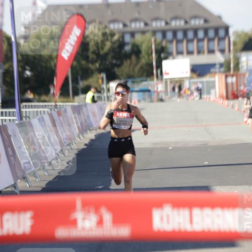 03.10.2025 - Köhlbrandbrückenlauf Jannik Wohlers http://msf.ph/oto/9075964 03.10.2025 12:46:46 Ziel 4027, 4033, 6740 meine-sportfotos.de