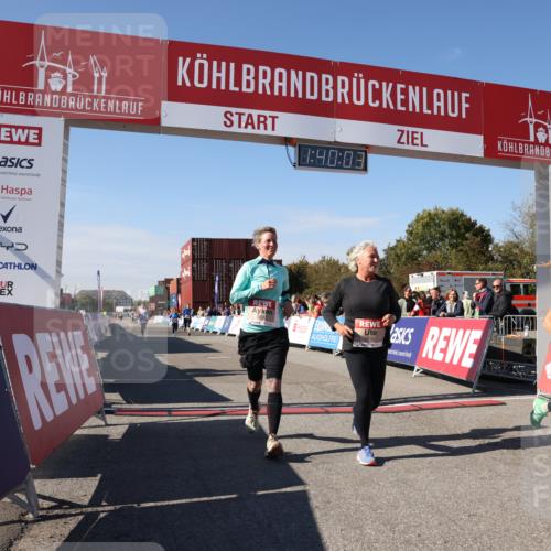 03.10.2025 - Köhlbrandbrückenlauf Lena Gebhardt http://msf.ph/oto/9075968 03.10.2025 13:40:03 Ziel 5252, 5484, 5487, 5565, 5566, 5831, 5832, 5835, 5990, 6109, 6401, 6403, 6522 meine-sportfotos.de