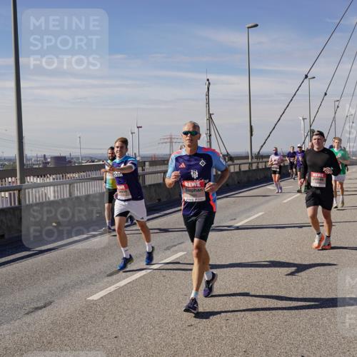 03.10.2025 - Köhlbrandbrückenlauf Michael Burmester http://msf.ph/oto/9075974 03.10.2025 12:41:09 Position 2  meine-sportfotos.de