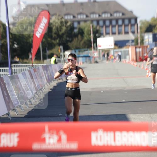03.10.2025 - Köhlbrandbrückenlauf Jannik Wohlers http://msf.ph/oto/9075989 03.10.2025 12:46:46 Ziel 4027, 4033, 6740 meine-sportfotos.de