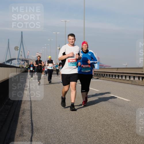 03.10.2025 - Köhlbrandbrückenlauf Fabian Wolf http://msf.ph/oto/9075999 03.10.2025 10:15:12 Position 3 1981, 3080 meine-sportfotos.de