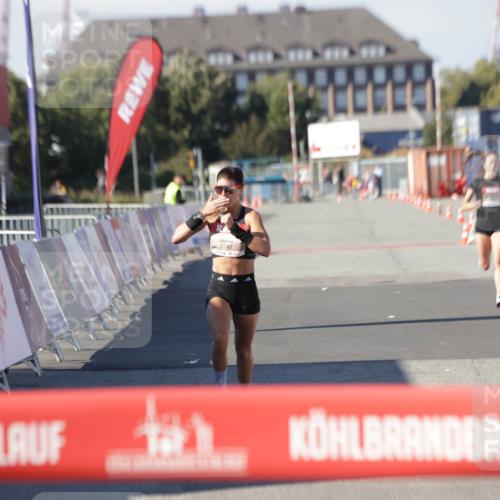 03.10.2025 - Köhlbrandbrückenlauf Jannik Wohlers http://msf.ph/oto/9076001 03.10.2025 12:46:46 Ziel 4027, 4033, 6740 meine-sportfotos.de