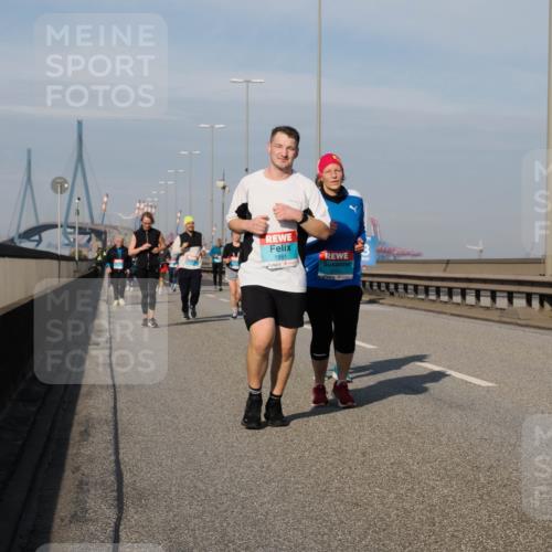 03.10.2025 - Köhlbrandbrückenlauf Fabian Wolf http://msf.ph/oto/9076009 03.10.2025 10:15:12 Position 3 1981, 3080 meine-sportfotos.de