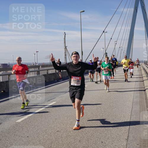 03.10.2025 - Köhlbrandbrückenlauf Michael Burmester http://msf.ph/oto/9076013 03.10.2025 12:41:10 Position 2 4268 meine-sportfotos.de