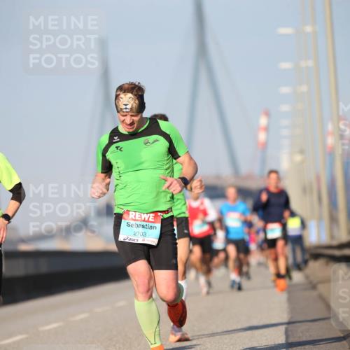 03.10.2025 - Köhlbrandbrückenlauf Jannik Wohlers http://msf.ph/oto/9076017 03.10.2025 09:42:33 Position 3 3720, 2703 meine-sportfotos.de