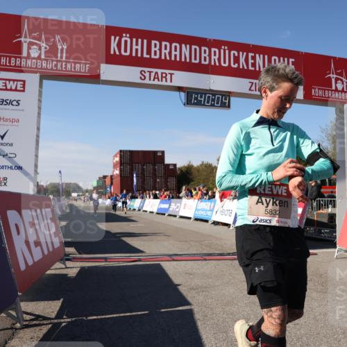 03.10.2025 - Köhlbrandbrückenlauf Lena Gebhardt http://msf.ph/oto/9076019 03.10.2025 13:40:04 Ziel 5252, 5484, 5487, 5831, 5832, 5835, 5990, 6109, 6401, 6403, 6522 meine-sportfotos.de