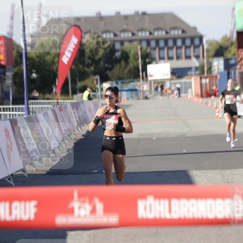 03.10.2025 - Köhlbrandbrückenlauf Jannik Wohlers http://msf.ph/oto/9076021 03.10.2025 12:46:47 Ziel 4027, 4033, 6483, 6740 meine-sportfotos.de